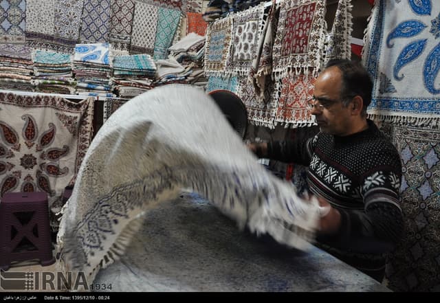 سلامت هنرمندان صنایع دستی، همپای حفظ میراث فرهنگی مورد توجه قرار گیرد