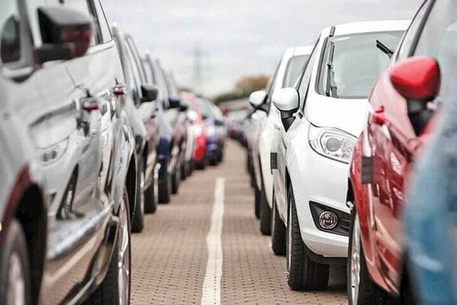 بلاتکلیفی در سیاستهای واردات خودرو به بازار آسیب میزند
