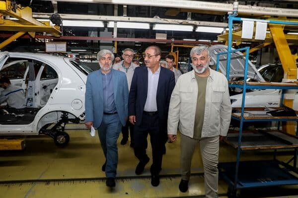 تعامل بیشتر خودروسازان و قطعهسازان به کاهش قیمت خودرو منجر میشود