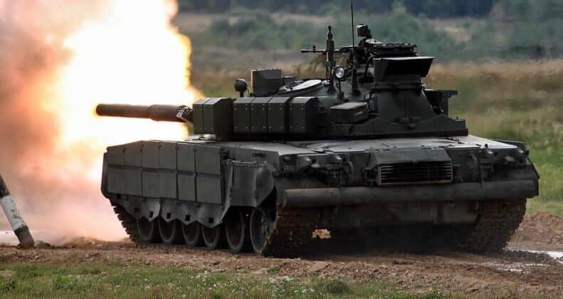 پیچیدهترین و پرهزینهترین تانک روسیه با پیکربندی زرهی جدید رونمایی شد؛ T-80 چقدر توانمند است؟
