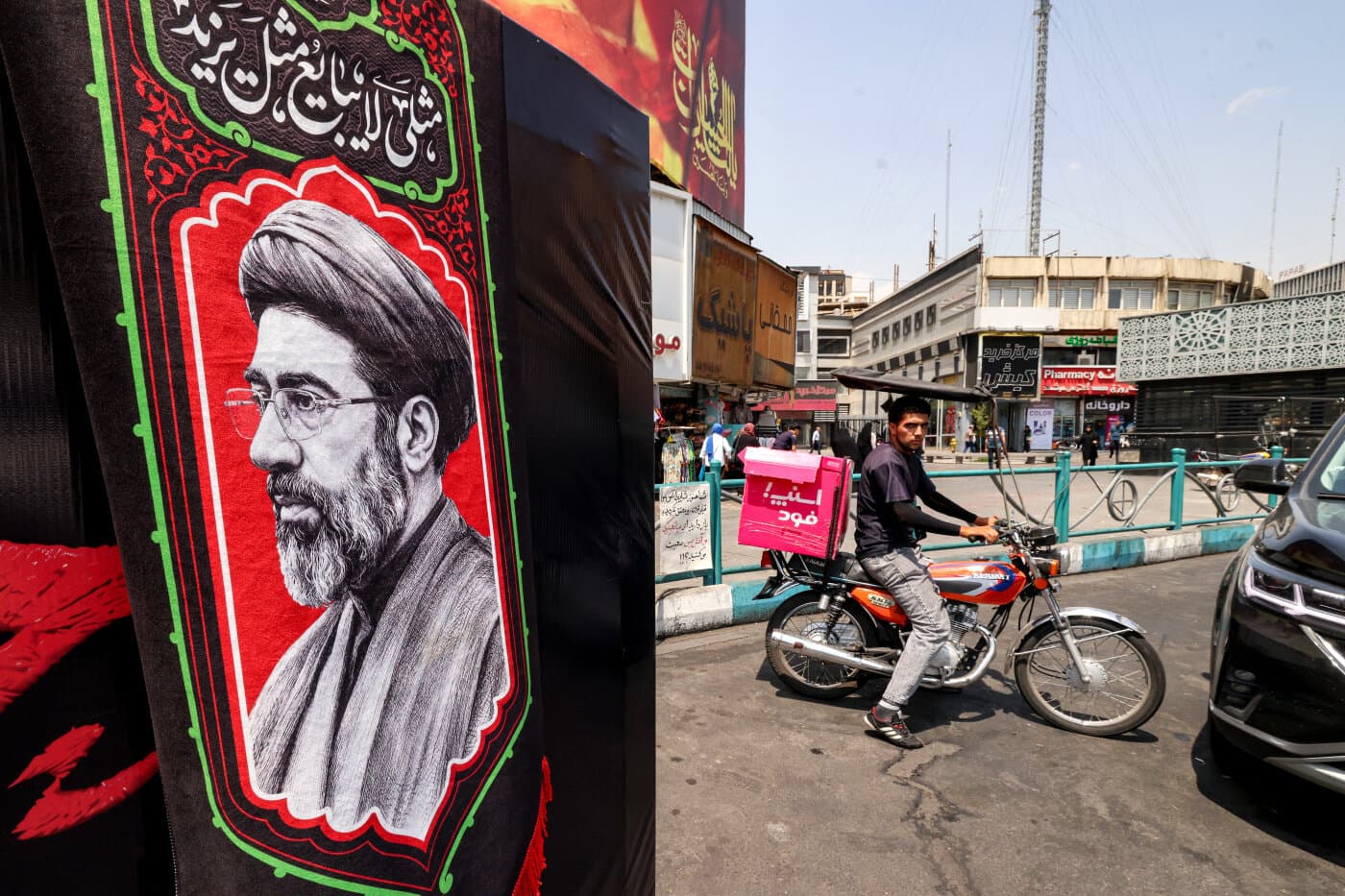 ایران در برابر ترامپ چنان رفتار میکند که انگار همه کارتها را در اختیار دارد