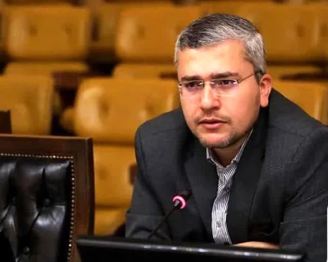 سخنگوی کمیسیون امنیت ملی: نباید تنگه هرمز را باز میکردیم؛ امتیازات بیشتری میشد گرفت/ با توجه به تفاهم موجود، شرایط نه جنگ و نه صلح باقی خواهد ماند