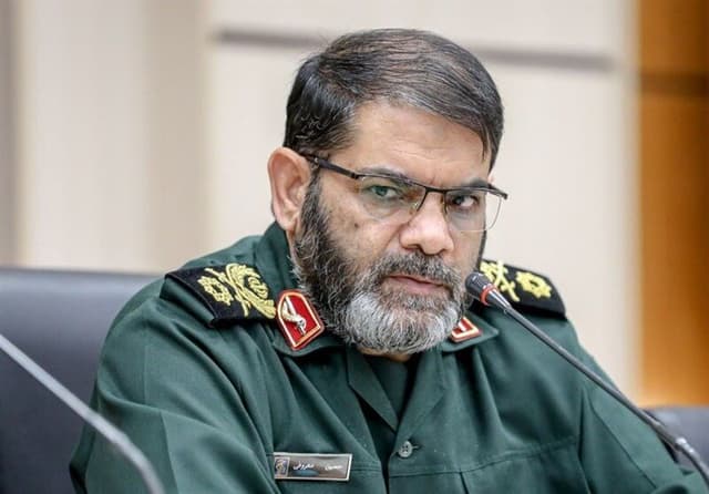 معاون سپاه: در سال ۹۸، با بهانه بنزین، دشمن قصد خاموش کردن جبهه مقاومت را داشت/ ۱۸۸ هزار شهید، برگ زرین ایستادگی ایران است که ۸۰ درصدشان جوانان بودند