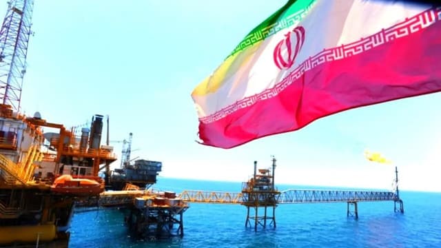 چه کسانی مانع کاهش قیمت دلار میشوند؟/ افقه: لغو تحریمها، میتواند رشد اقتصادی را دو رقمی کند