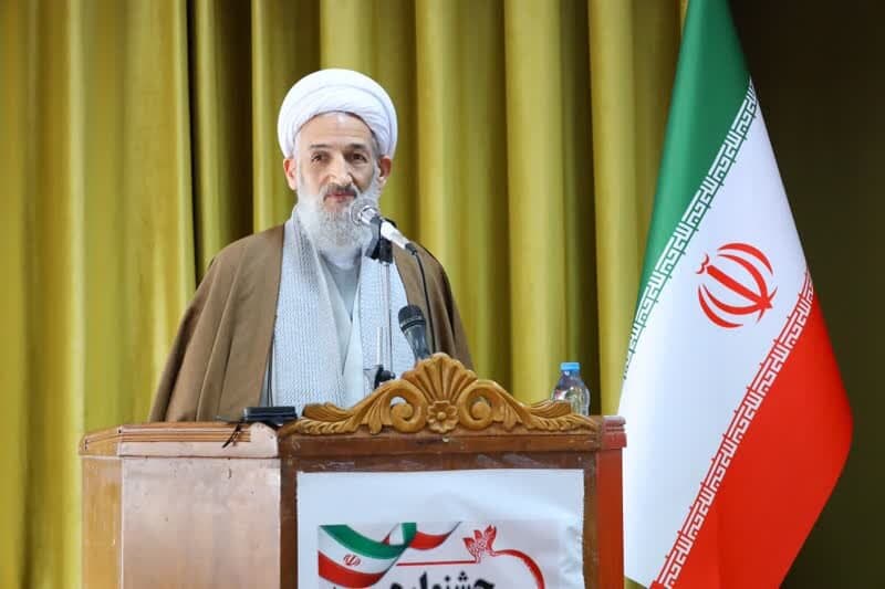 خطوط قرمز پیام آیت الله خامنه ای به مناسبت روز خلیج فارس چیست؟/ امام جمعه ساری: شعار «بزن که خوب میزنی» در همه حوزهها باید اجرا شود