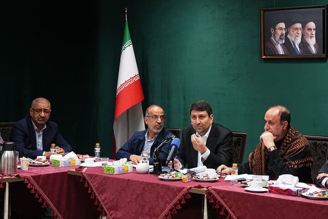 نشست مجلس با وزیر ارتباطات/ نایب رئیس مجلس: اینترنت را قبول داریم اما مدیریت آن باید دست خودمان باشد