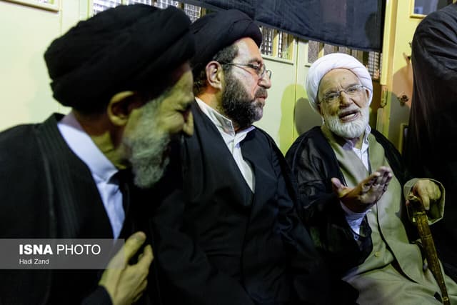 تصویری از حسن روحانی در کنار سید حسن خمینی/ خاتمی، کروبی و موسوی خوئینیها در یک قاب/ وزیر دادگستری هم بود+ عکس