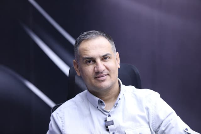 رئیس جمهور یک بدهی به رئیس ستاد انتخاباتی تهرانش داشت استقلال را به او داد