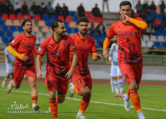 کسر امتیازها برگشت خورد/ صدرنشین لیگ رسماً عوض شد