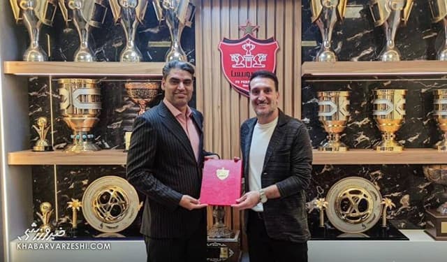 مهاجم سابق رسماً به پرسپولیس پیوست +عکس