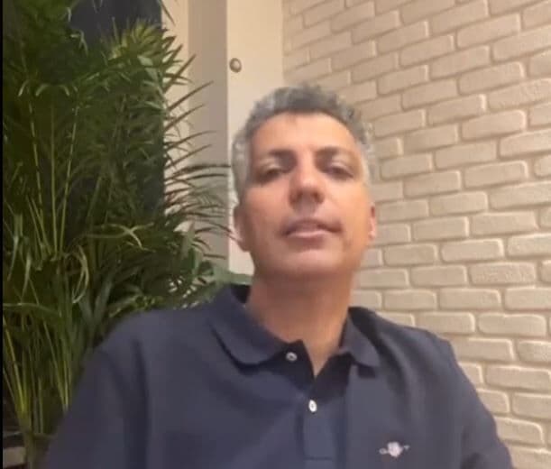 ویدیو| توضیح مفصل عادل فردوسیپور درباره ماجرای دستبوسی وزیر و حواشی پس از آن