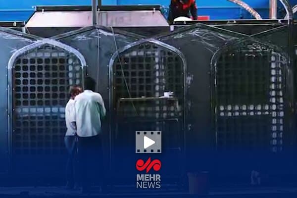 آمادهسازی خودروی ویژه حمل پیکر رهبر شهید انقلاب