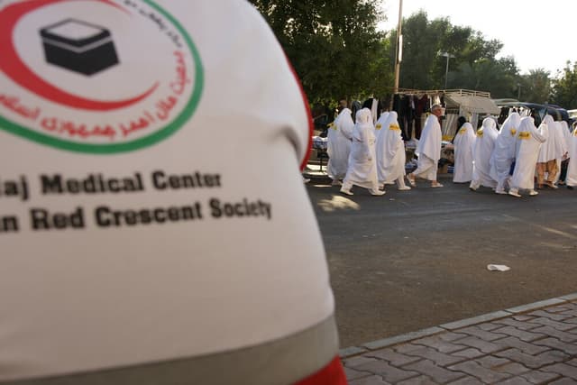 احیای موفق زائر ایرانی در رمی جمرات توسط پزشکان هلال احمر
