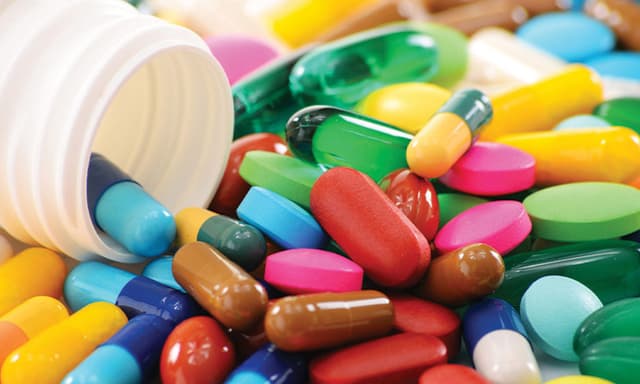 محموله جدیدی از داروهای حیاتی مورد نیاز بیماران مبتلا به بیماریهای متابولیک و سرطان وارد کشور شد