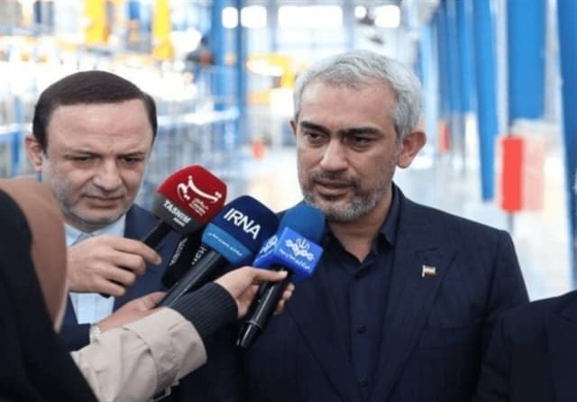 وزیر اقتصاد: بخش عمده خدمات بانکی از هفته آینده در دسترس قرار میگیرد