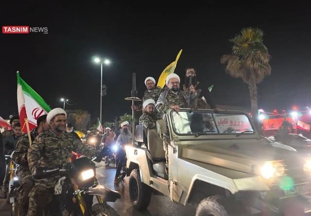 دشمن خیال میکرد با ترور امام شهید، همه چیز فرو میپاشد