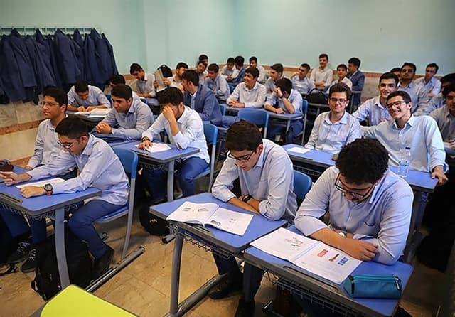 طرح دانشآموزی «فرشتگان میناب» در بنیاد نخبگان کلید خورد