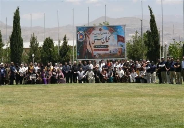 بازدید اسبقیان از مسابقات انتخابی تیم ملی کمان سنتی