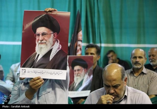پیمان عشق و وفاداری؛ دستان پینهبستهای که حماسهی وداع را ساختند