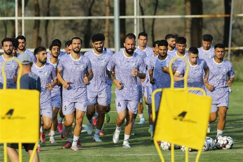 ورمزیار: مدیران استقلال اول صبح خرید نمیکنند!