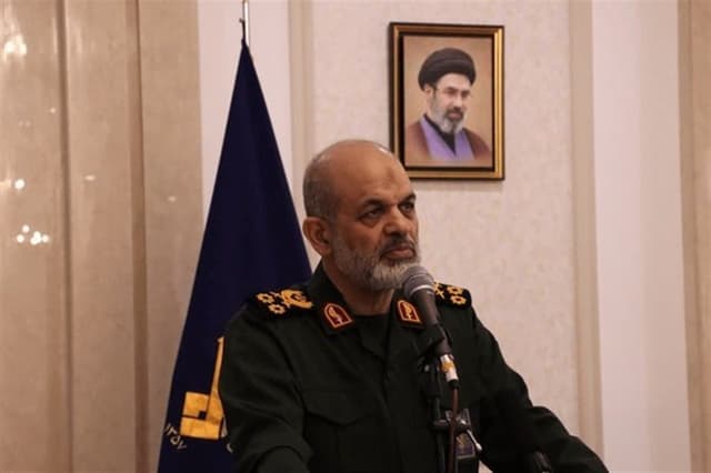 پیام تبریک سرلشکر عبداللهی به فرمانده جدید کل سپاه