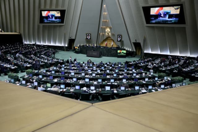 مجلس: شروط رهبری در تفاهم اسلامآباد باید کامل اجرا شود