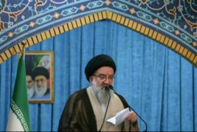 خطیب موقت نمازجمعه تهران: عرصه مذاکره کمتر از نبرد مجاهدان نیست