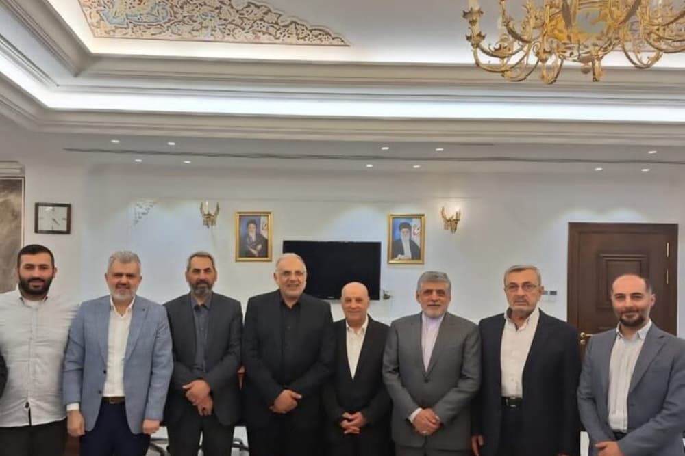 دیدار اعضای فراکسیون وفاداری به مقاومت لبنان با سفیر ایران در بیروت