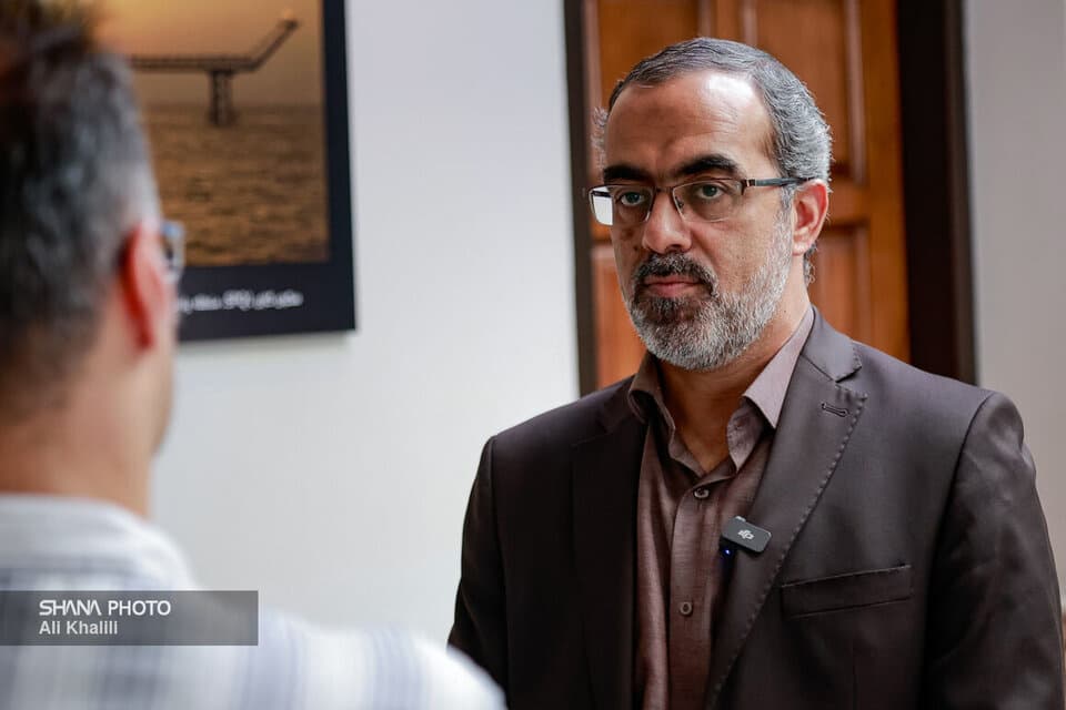 صنعت نفت در خط مقدم جنگ تحميلي سوم بود