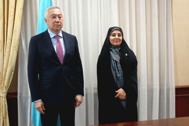 توافق ایران و قزاقستان برای تدوین نقشه راه همکاریهای حملونقل و لجستیک
