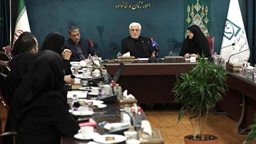 عارف: تنگه هرمز ملک مطلق ایران است