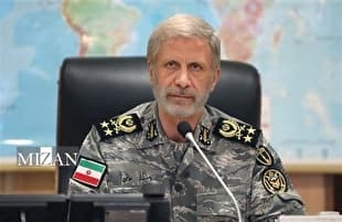 فرمانده کل ارتش: بخش مهمی از توانمندیها و موفقیتهای ارتش مرهون مجاهدتهای علمی اساتید، معلمان و مربیان آموزشی متعهد است