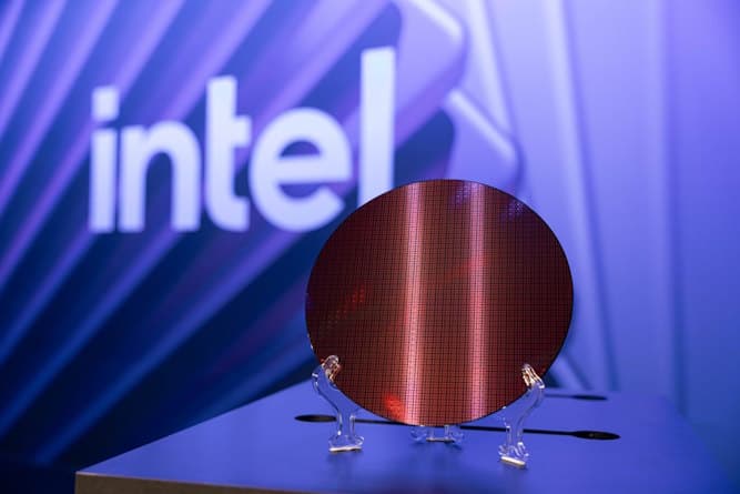 اینتل میخواهد برگ برنده TSMC را از دستش بگیرد